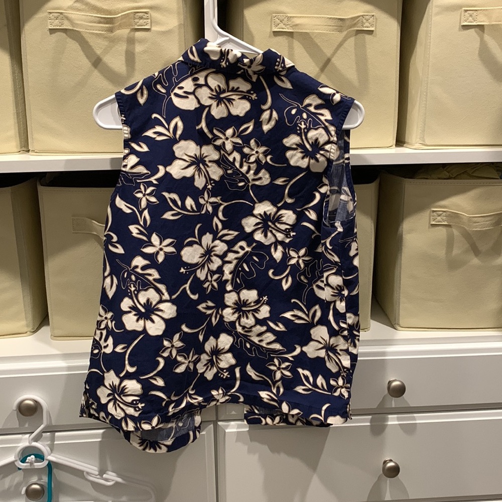Hilo Hattie sleeveless blouse navy hibiscus size medium 100% cotton - Picture 3 of 3